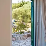 Lejlighed Agnantio Áyios Nikítas
