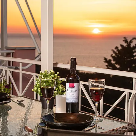 Agnantio * Áyios Nikítas